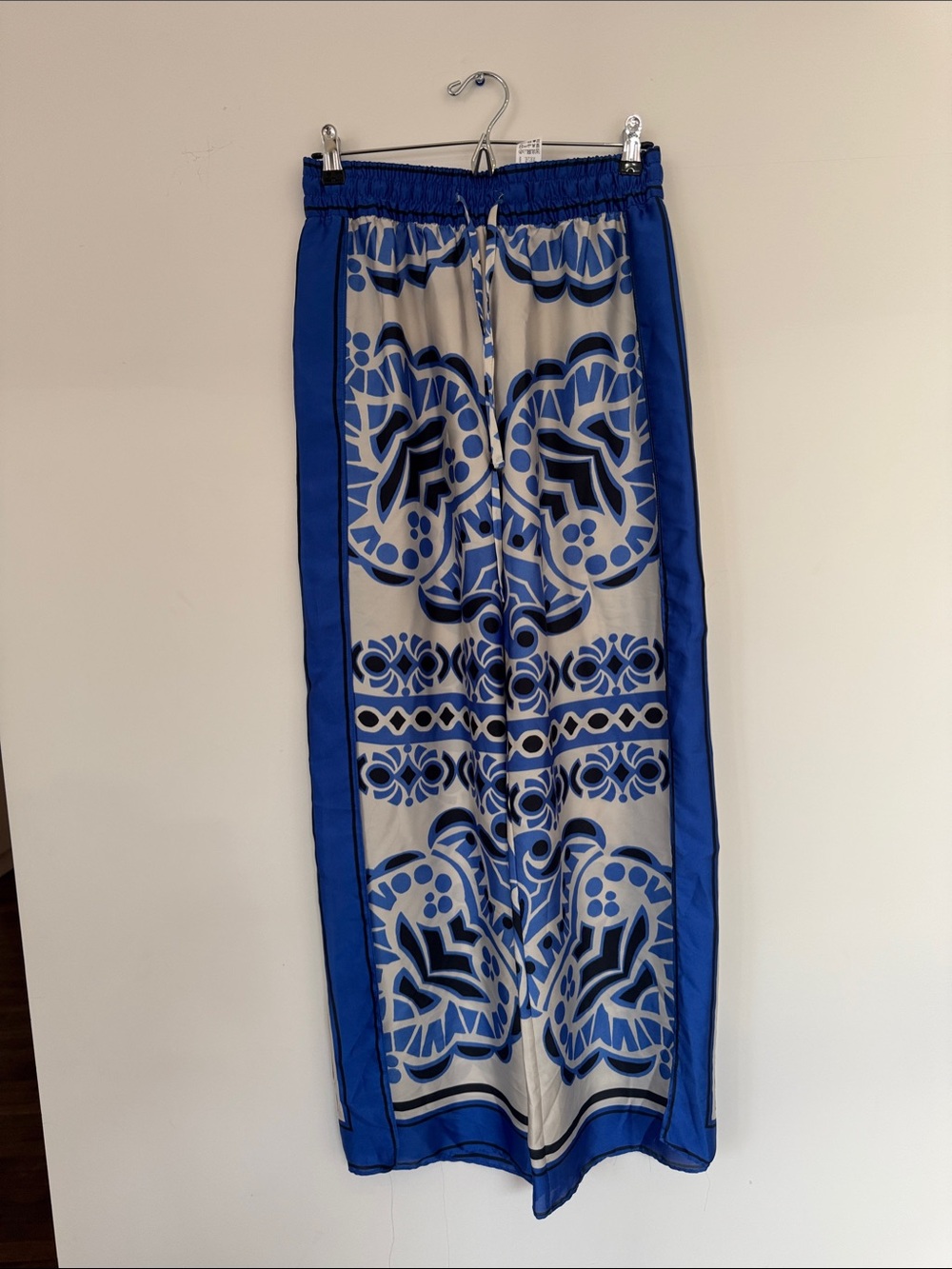 Zara Blue and Cream Wide Leg Pants with Geometric Print